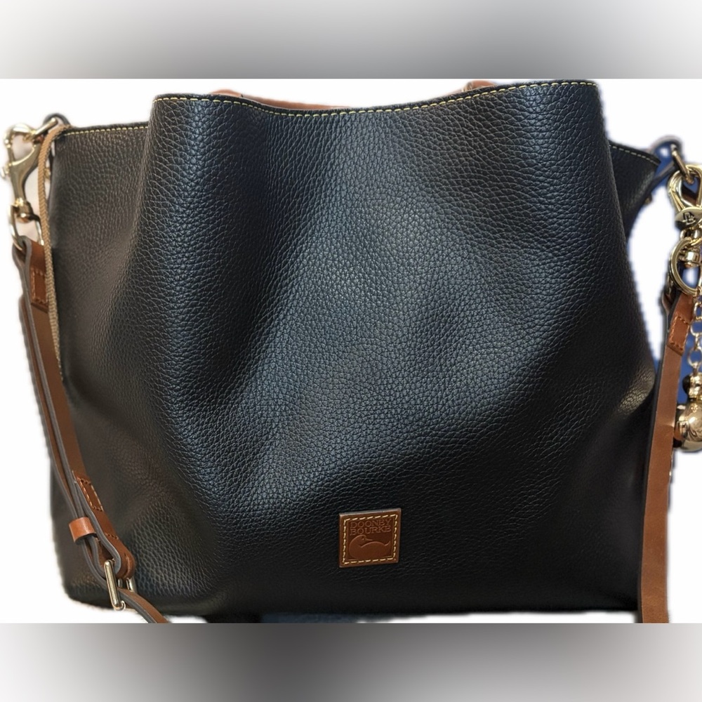 Dooney & Bourke NWOT Black Large Barlow Tote